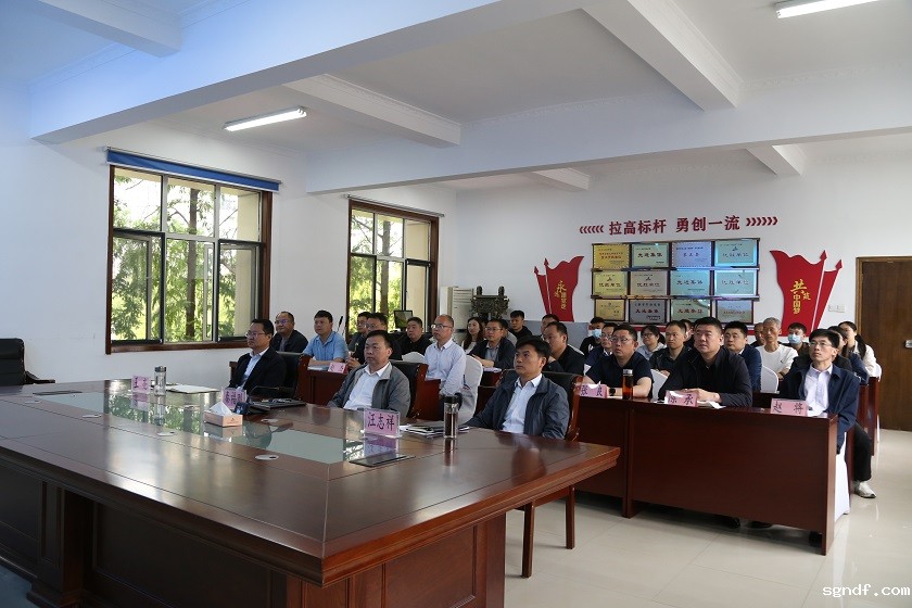 bb72fead02f9874d19ade2171a2a8135 - 副本.JPG