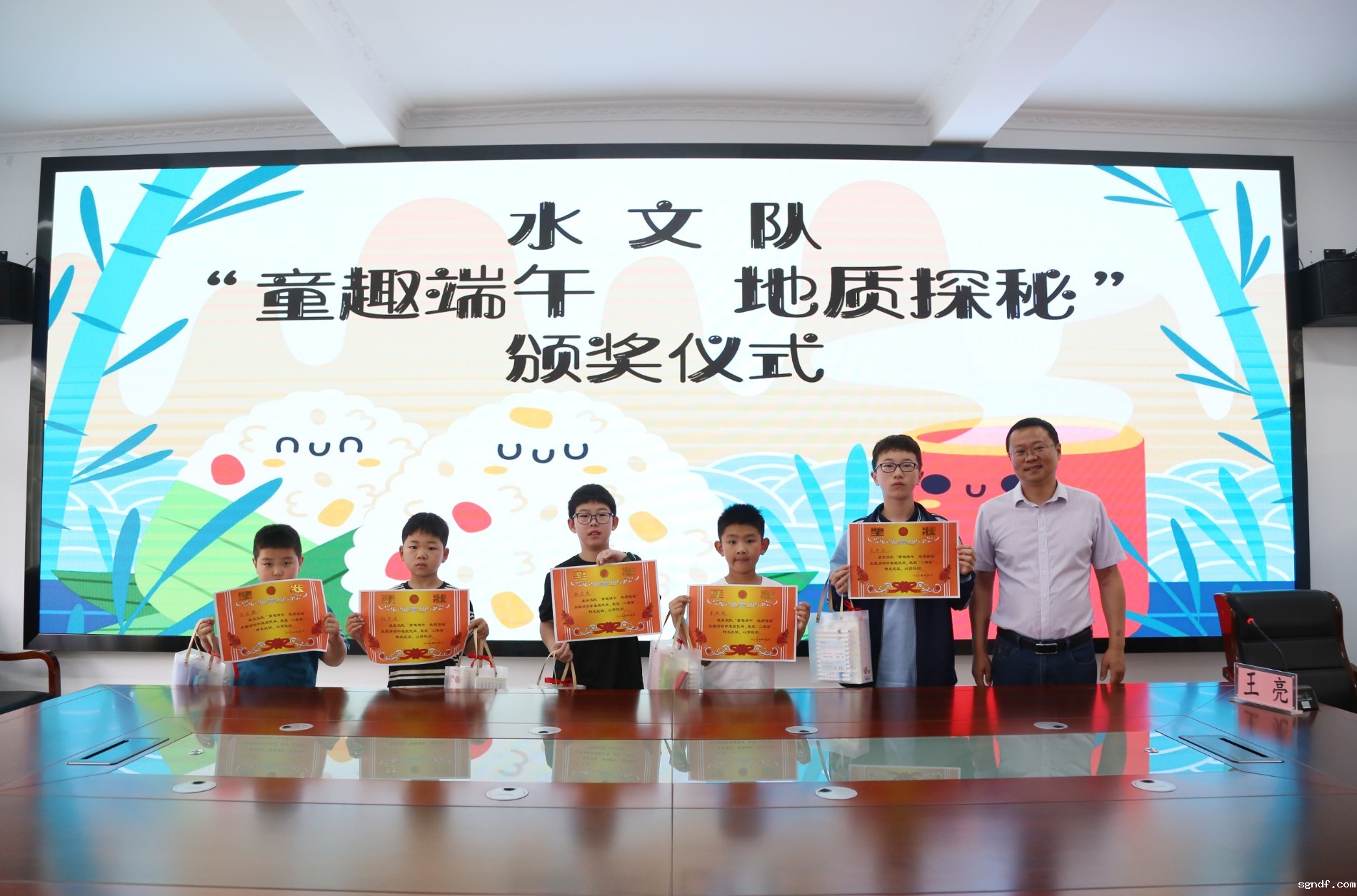 IMG_3013.jpg IMG_3013.jpg