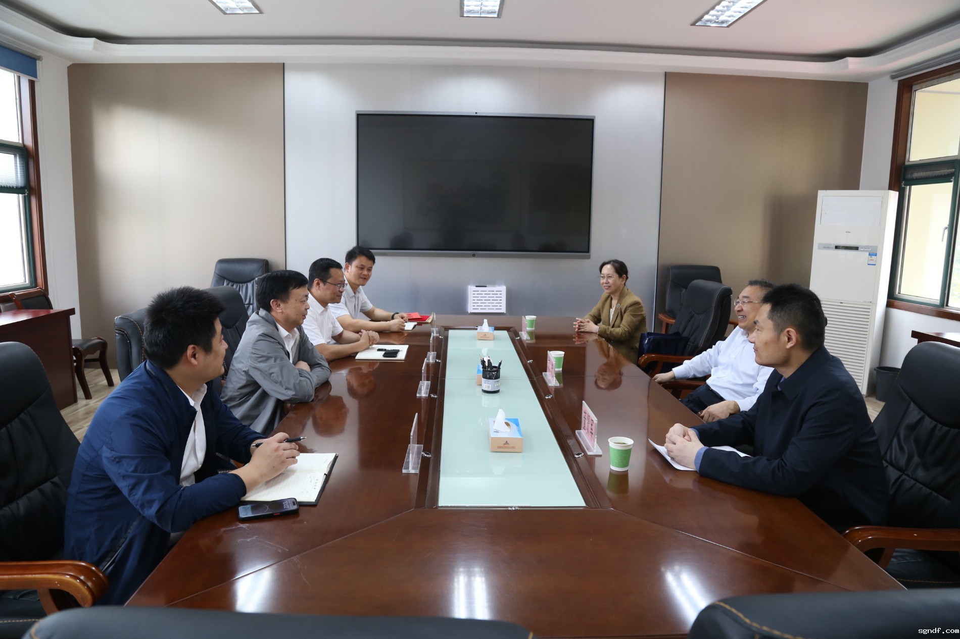 FC98BFAABC2A80427AE33930415B31BB.jpg FC98BFAABC2A80427AE33930415B31BB.jpg